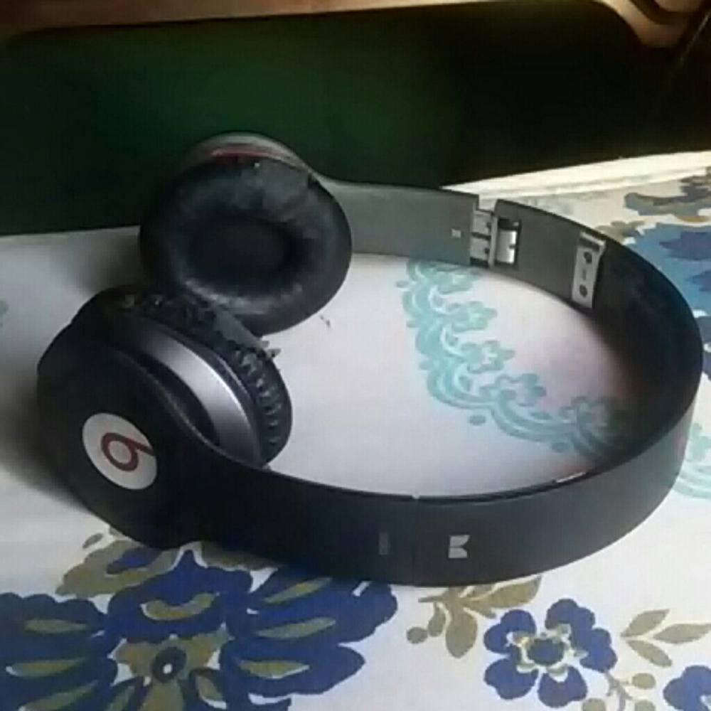 Head phones. By dre